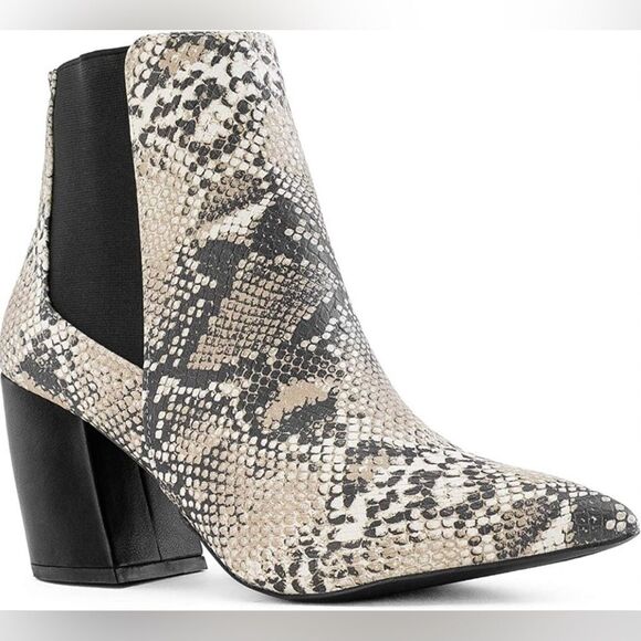 Qupid Snake Print Pointed Toe Ankle Boots - Picture 3 of 13